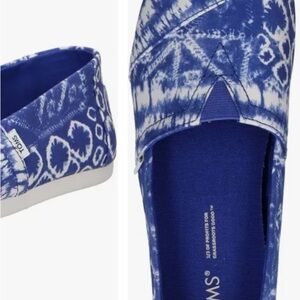 TOMS Women’s slip ons